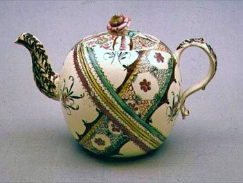 Théière en faïence de Staffordshire, vers 1770 - English School